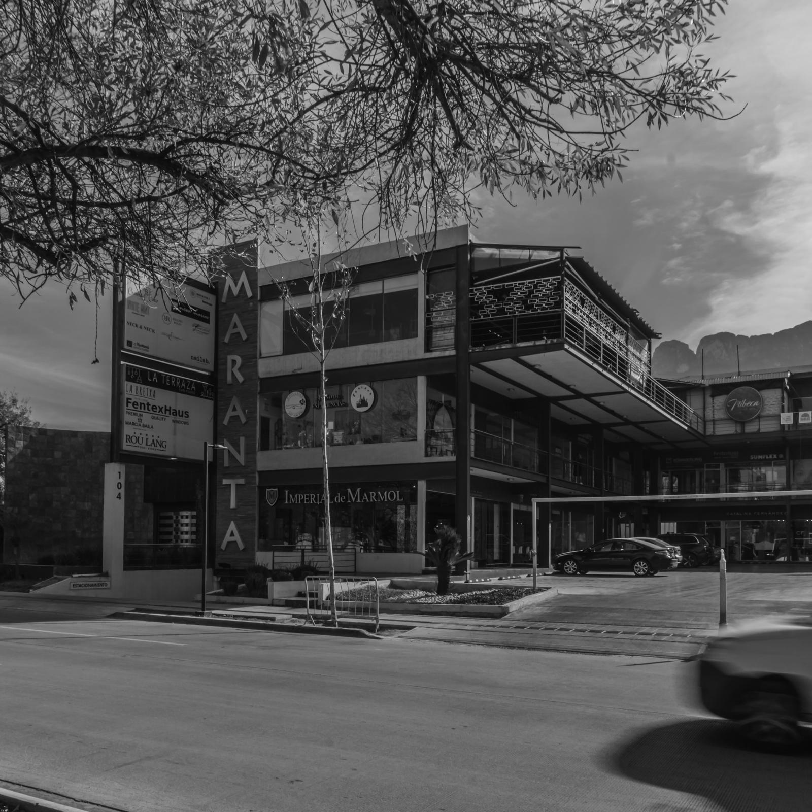Fachada de Plaza Maranta sobre Calzada del Valle